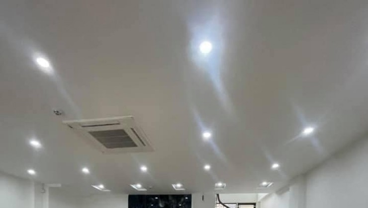 Chủ gửi bán nhanh Mặt Phố Hoàng Quốc Việt,7 tầng đẹp như mơ, mặt tiền 5.5m giá thương lượng sâu